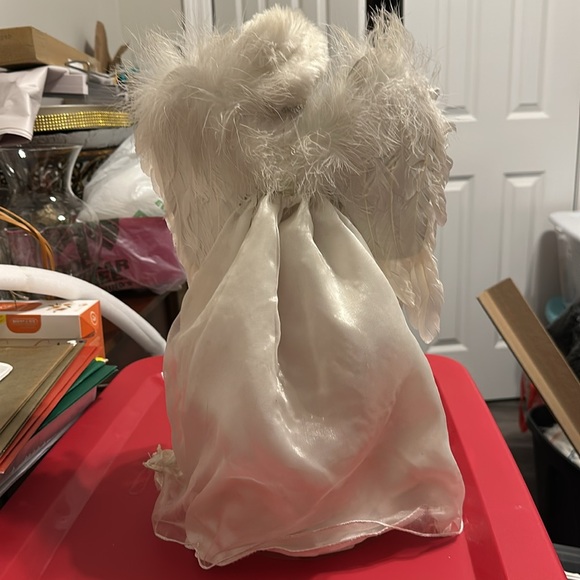 Vintage! Gorgeous White Angel with Real Like Wings Tree Topper! - Picture 5 of 9